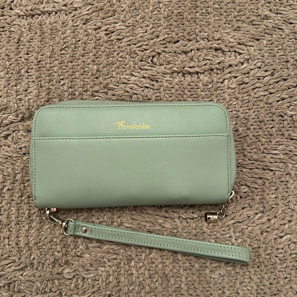 Green purse